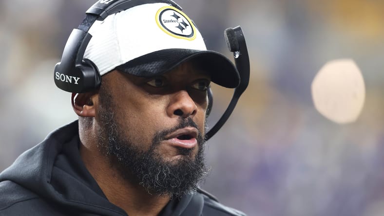 Mike Tomlin reacting on sideline during Steelers vs Ravens game at Acrisure Stadium. Mike Tomlin NBC.