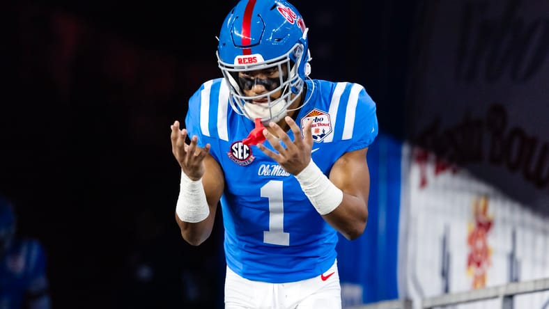 De’Zhaun Stribling lines up during a College Football Playoff game. Vikings De’Zhaun Stribling.