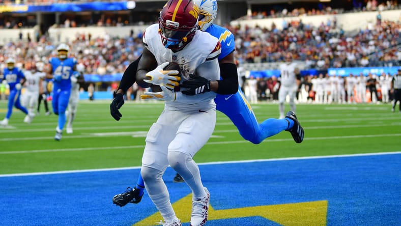 Deebo Samuel Sr. catches a touchdown pass against the Chargers at SoFi Stadium. Deebo Samuel Vikings.