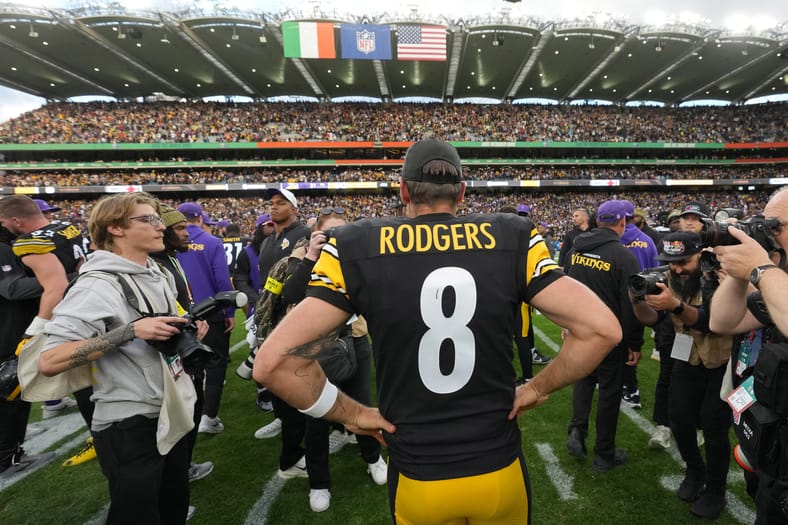 Steelers QB Aaron Rodgers in London. Week 4 of 2025 against the Vikings.