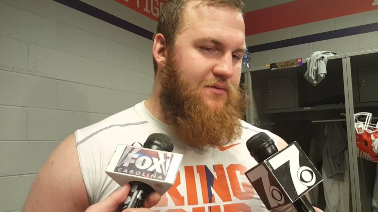 offensive guard Eric Mac Lain