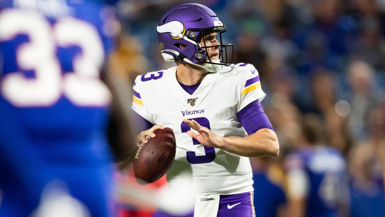 Minnesota Vikings sign 9 players to reserve/futures contracts