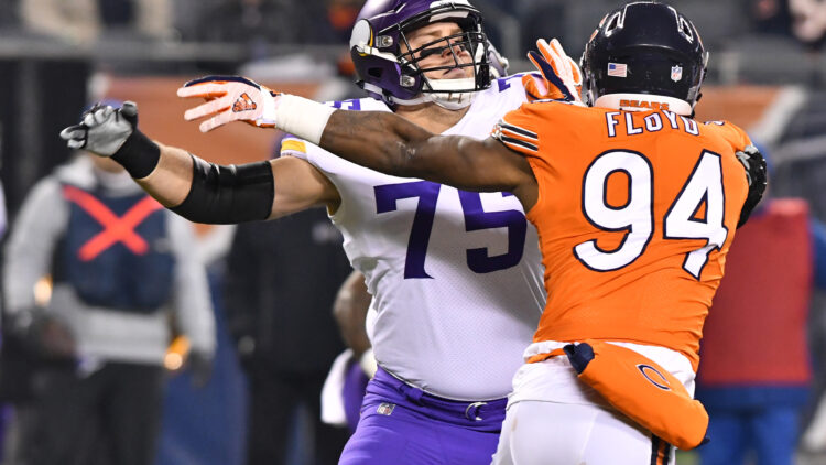 Minnesota Vikings offensive tackle Brian O'Neill (75) blocks