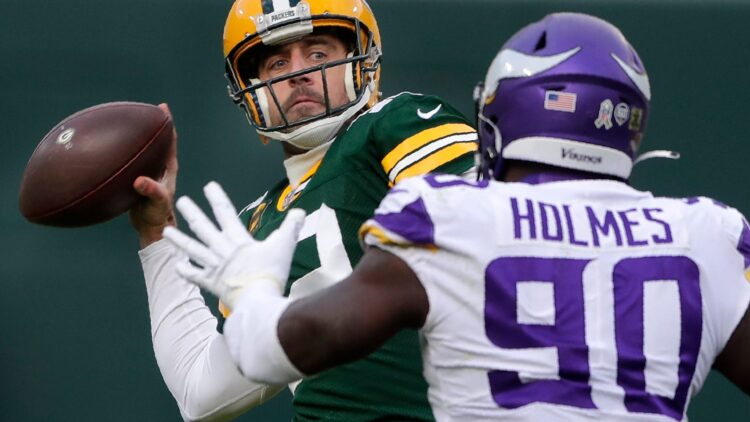 Aaron Rodgers / Jalyn Holmes