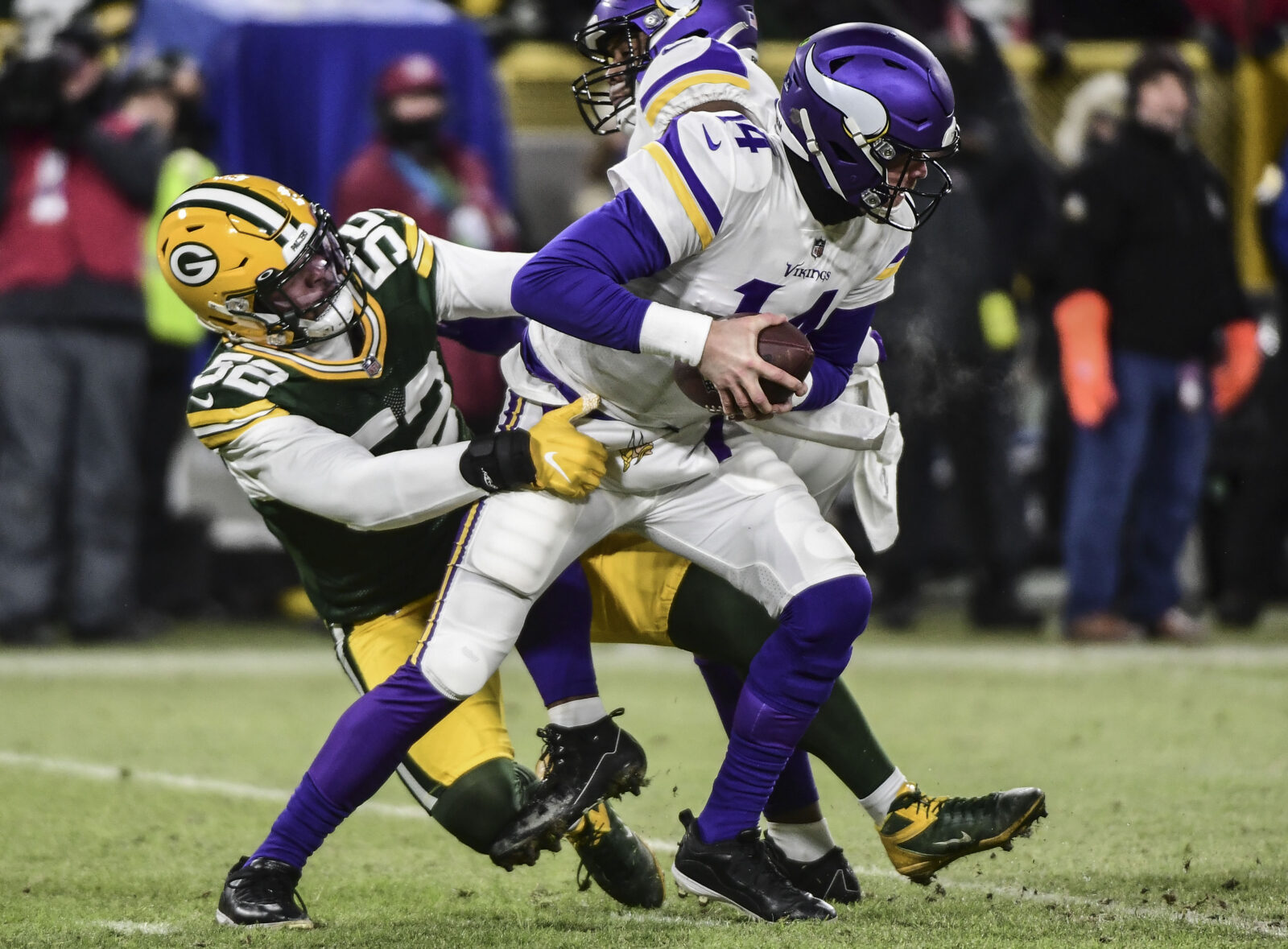 Fans react to Packers' victory over Vikings at Lambeau Field