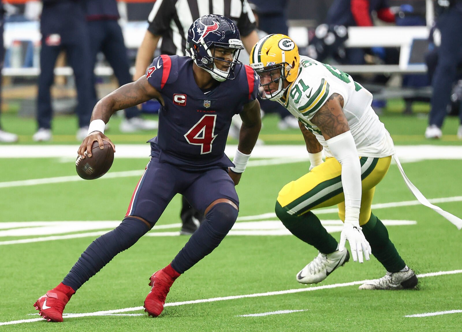 Houston Texans quarterback Deshaun Watson (4) runs against the Tampa Bay  Buccaneers during the …