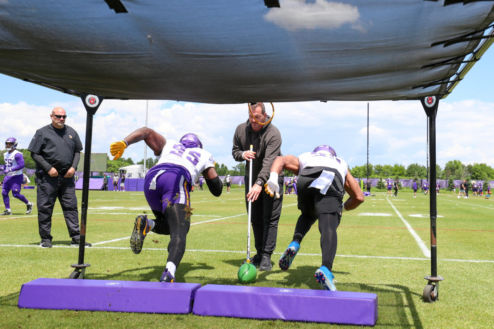 Vikings sign Harrison Smith to new contract, setting the bar for