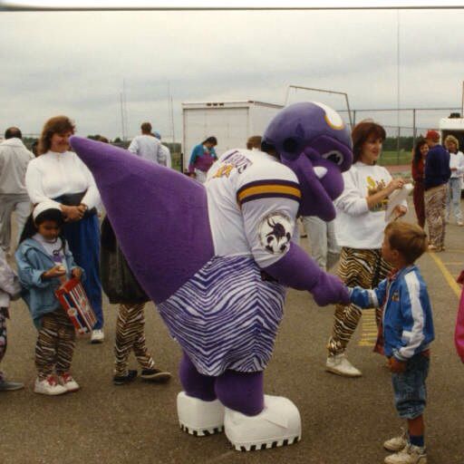 1994 Milwaukee Bucks Looney Tunes Purple Crewneck