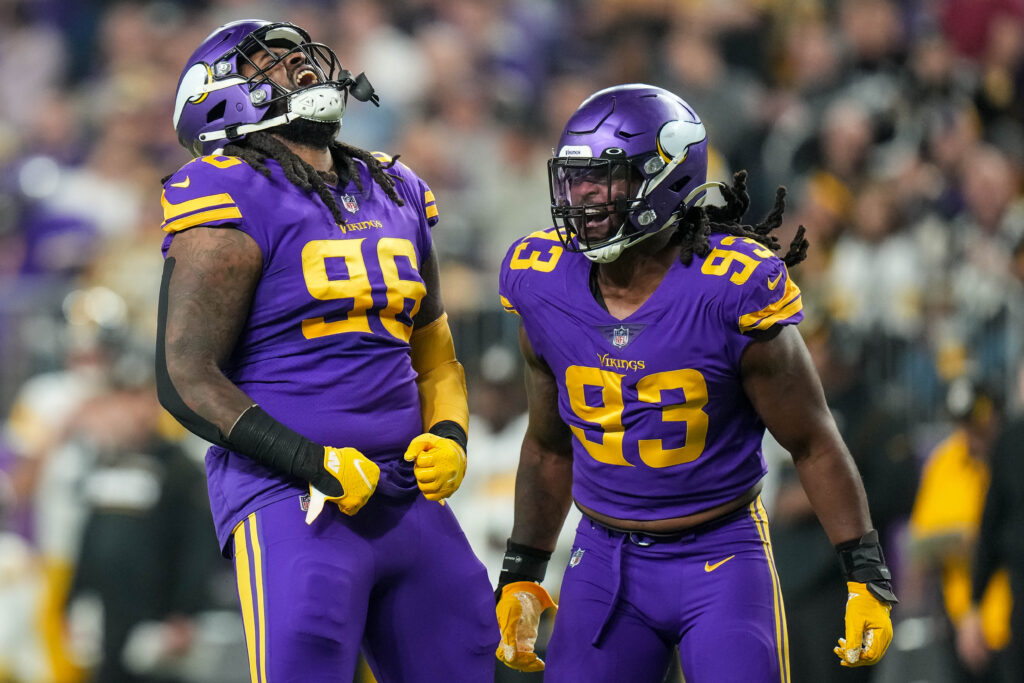 Why Did The Vikings Take Patrick Jones? – Climbing The Pocket