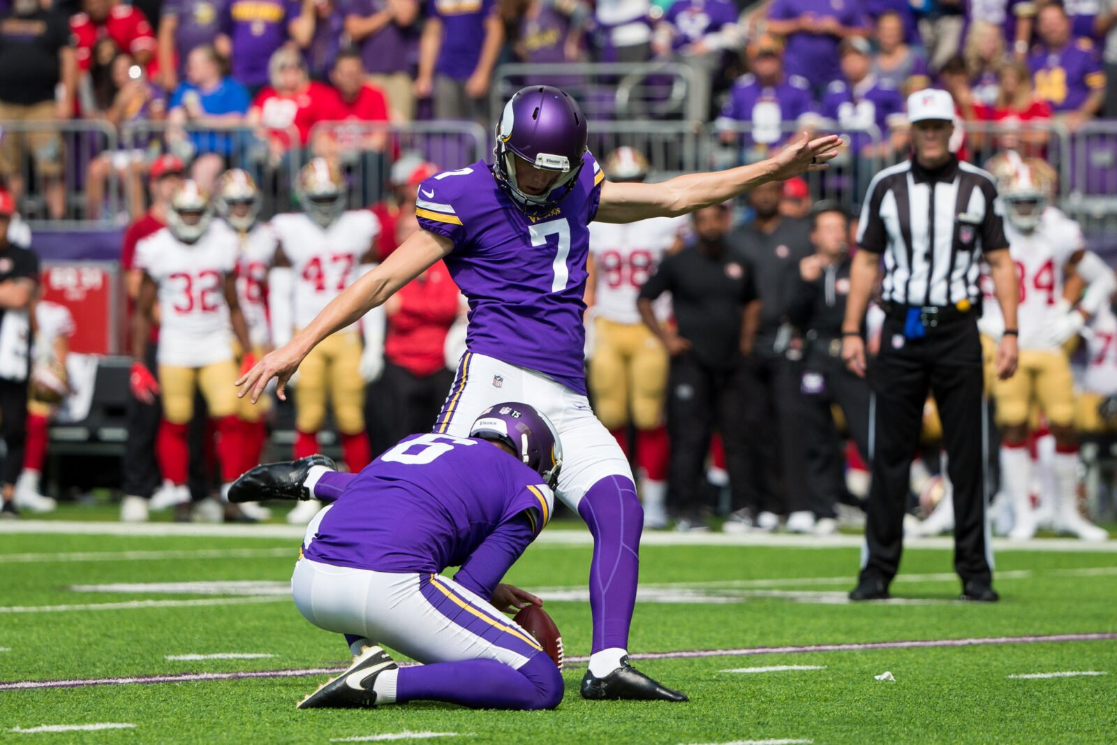 Vikings trade up to make Daniel Carlson 1st kicker off the board