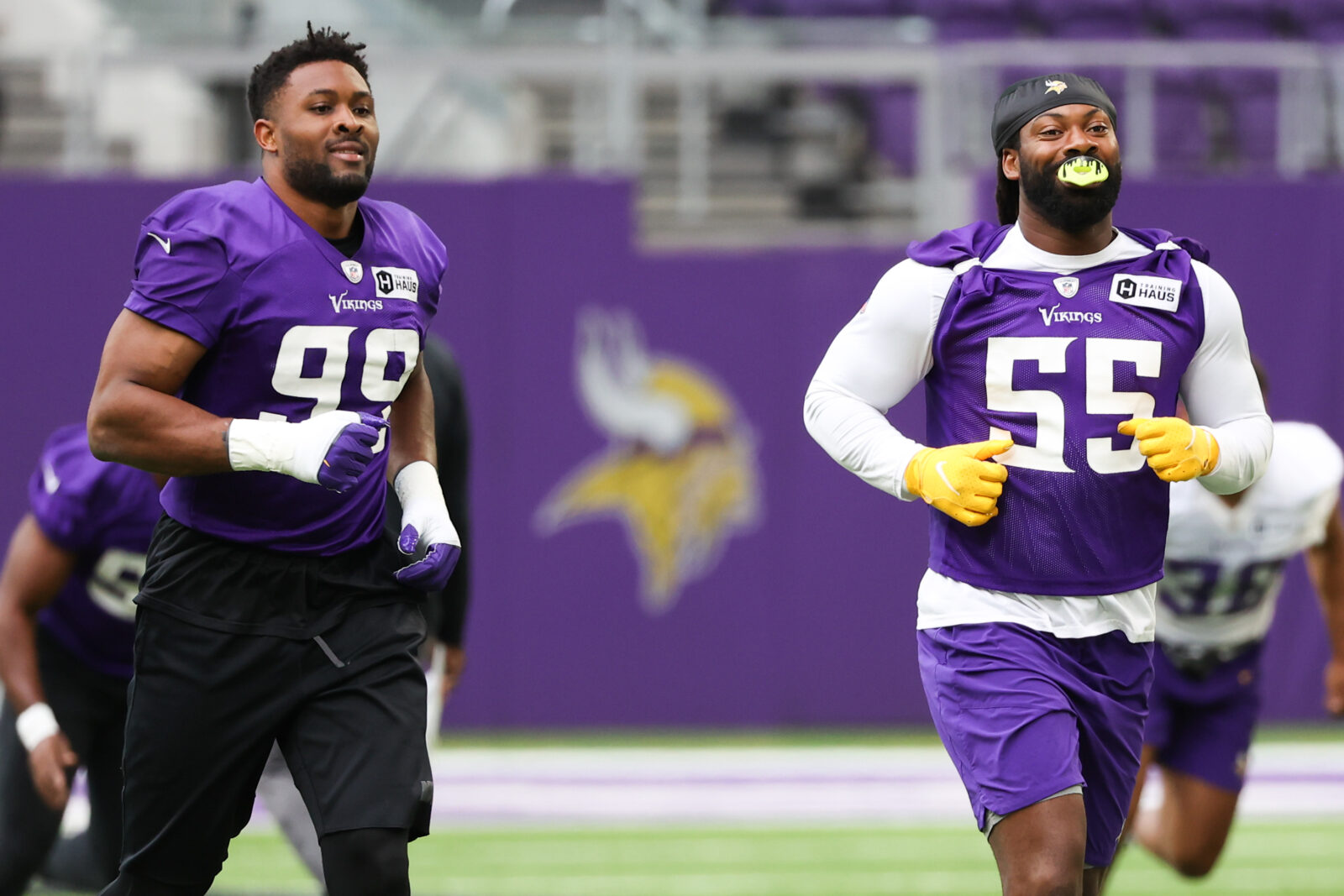 Vikings' new lineman Ross Blacklock wants to cut a deal to get No. 90 from Esezi  Otomewo – Twin Cities