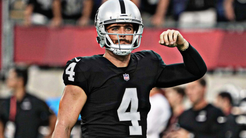 Derek Carr a Better Bet than Kirk Cousins for 2022, per Bleacher Report