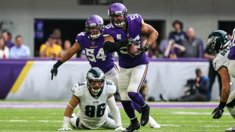 Anthony Barr at the Hyundai Youth Football Camp - Daily Norseman