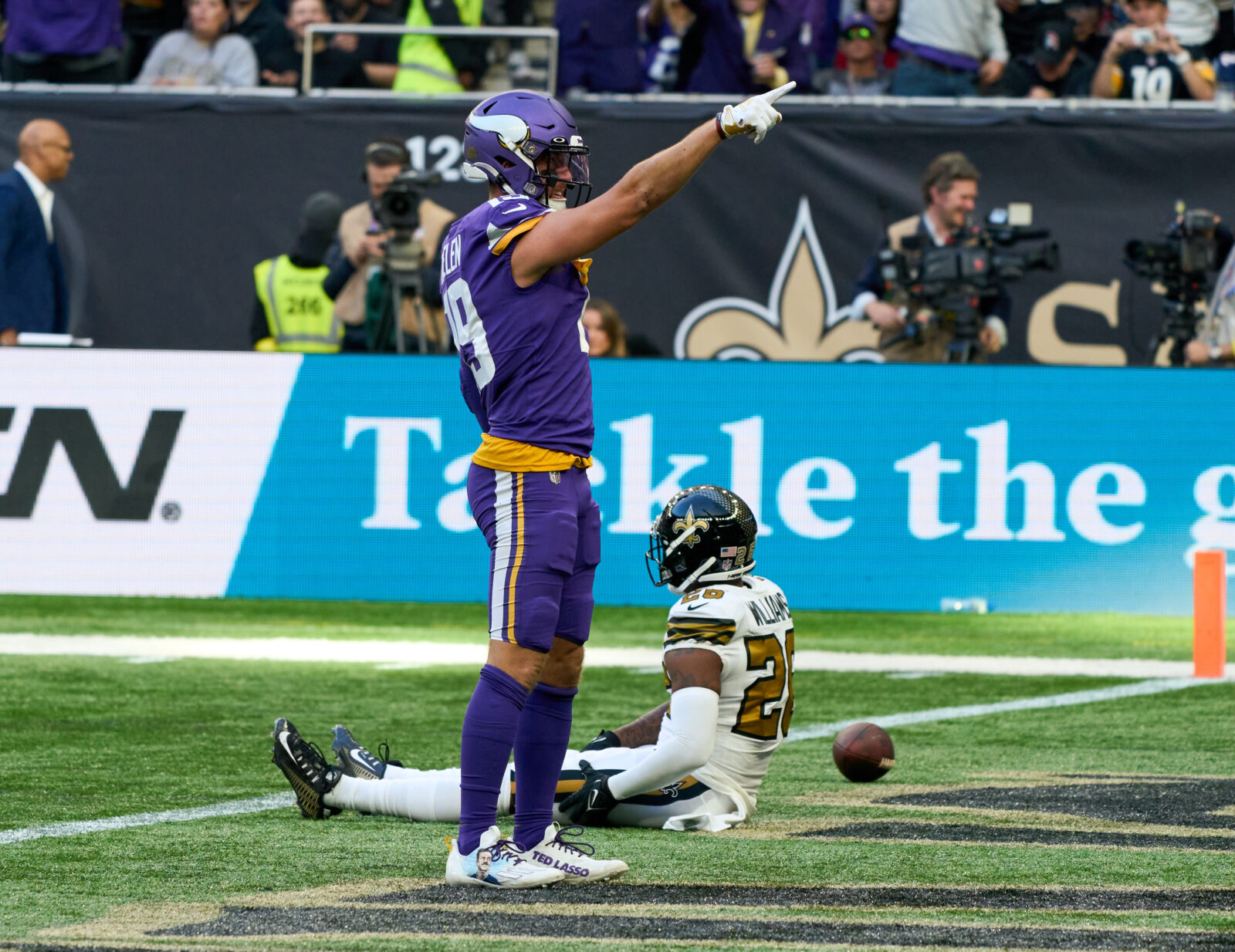 Vikings-Saints PFF grades: Struggles for Kirk Cousins under