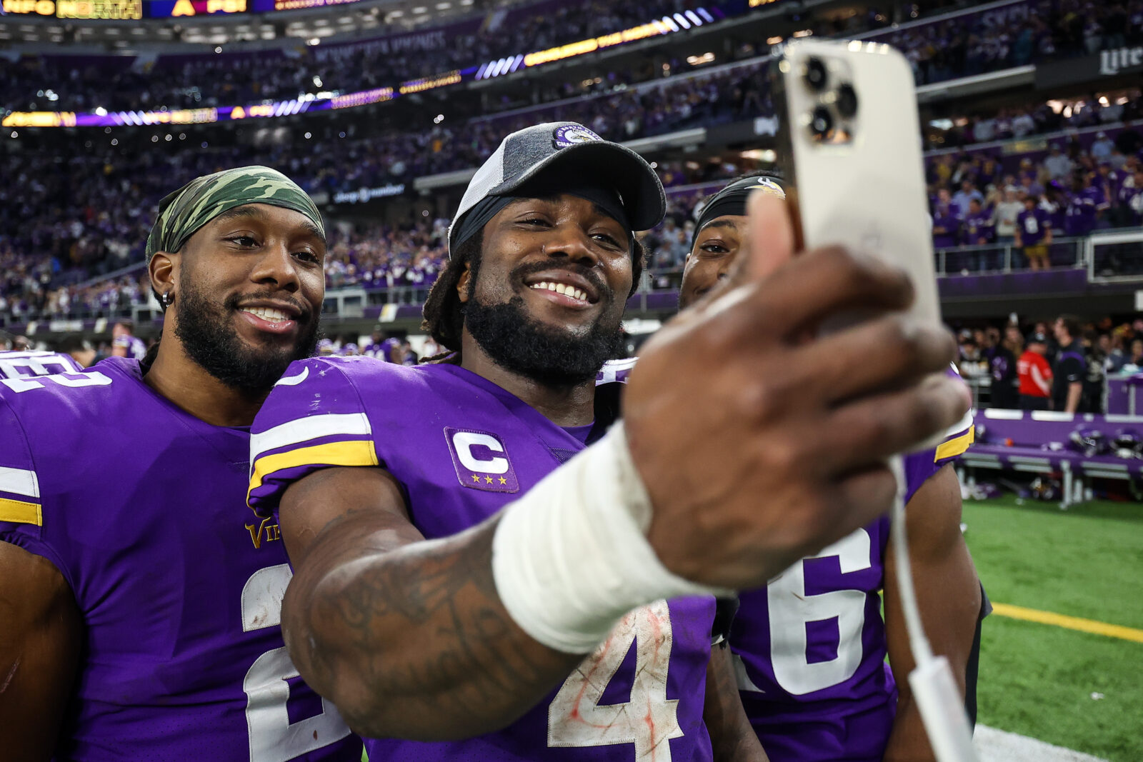 vikings halftime show today