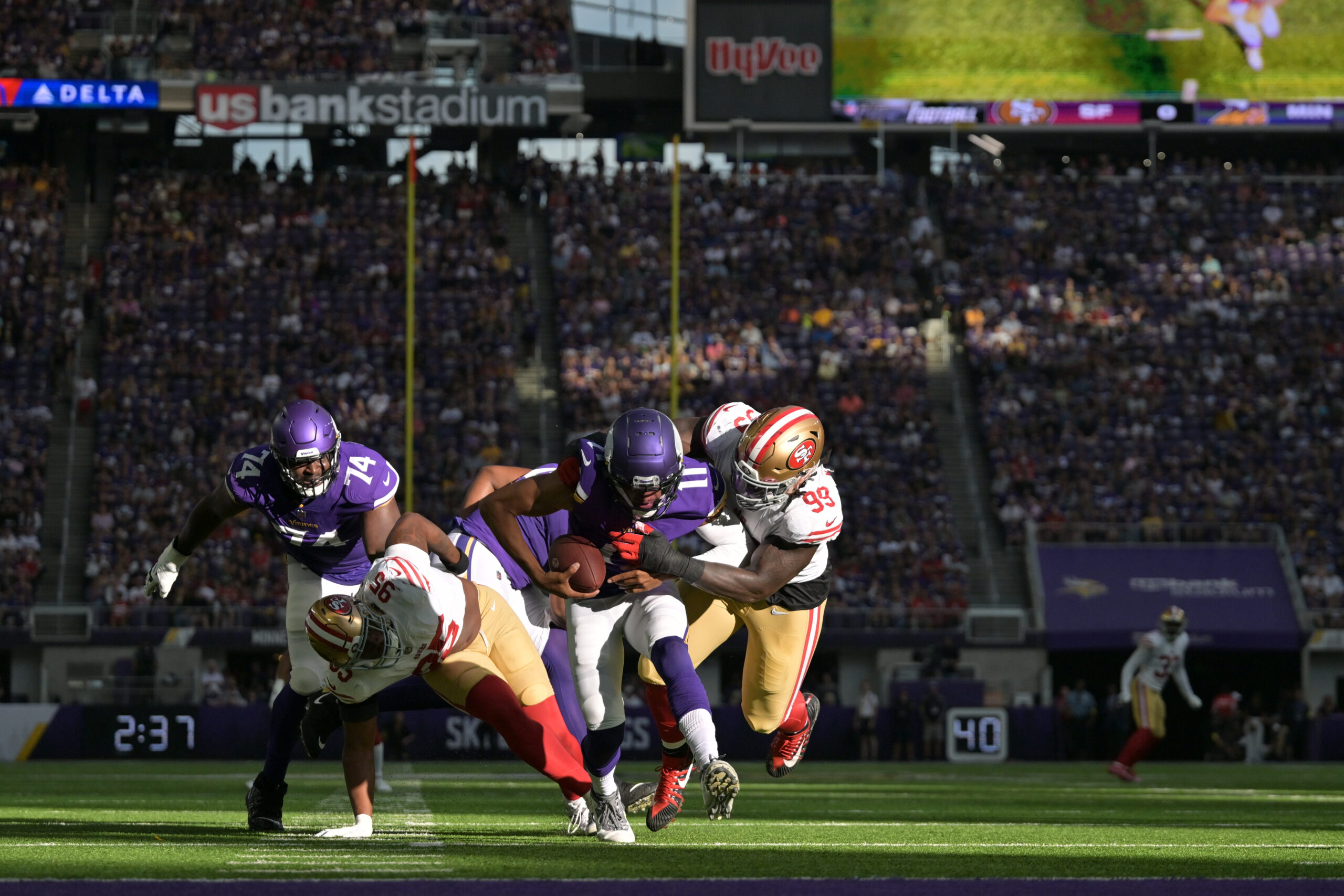 Vikings try to make U.S. Bank Stadium feel normal after abnormal week