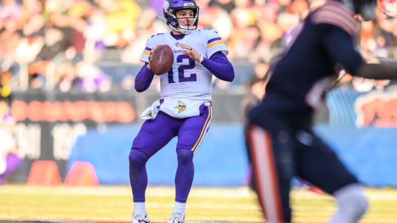 Vikings Fill Quarterback Opening With an Old Friend