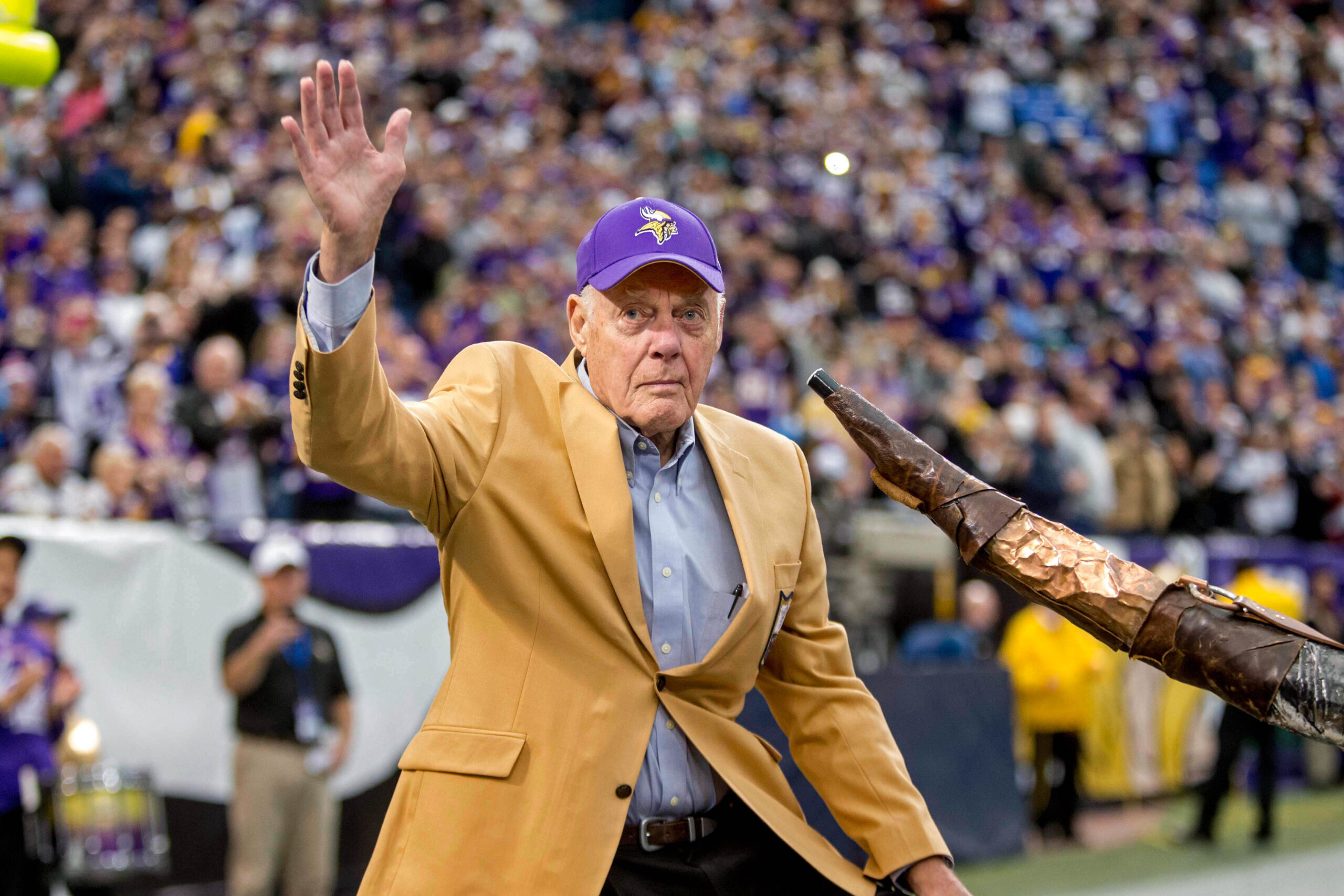 Iconic Vikings Coach Bud Grant Dies at 95