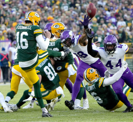 NFL: Minnesota Vikings at Green Bay Packers