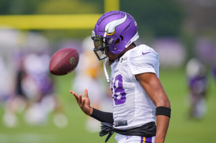 I just dont get how some people view this kid as just a stud reciever  he's a walking hall of famer in every shape and form Justin Jefferson is  greatness. : r/minnesotavikings