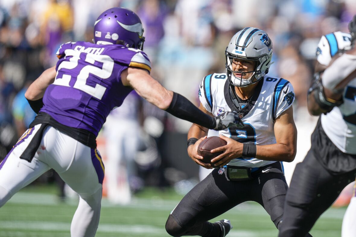 Minnesota Vikings' Harrison Smith during warm-up before during the