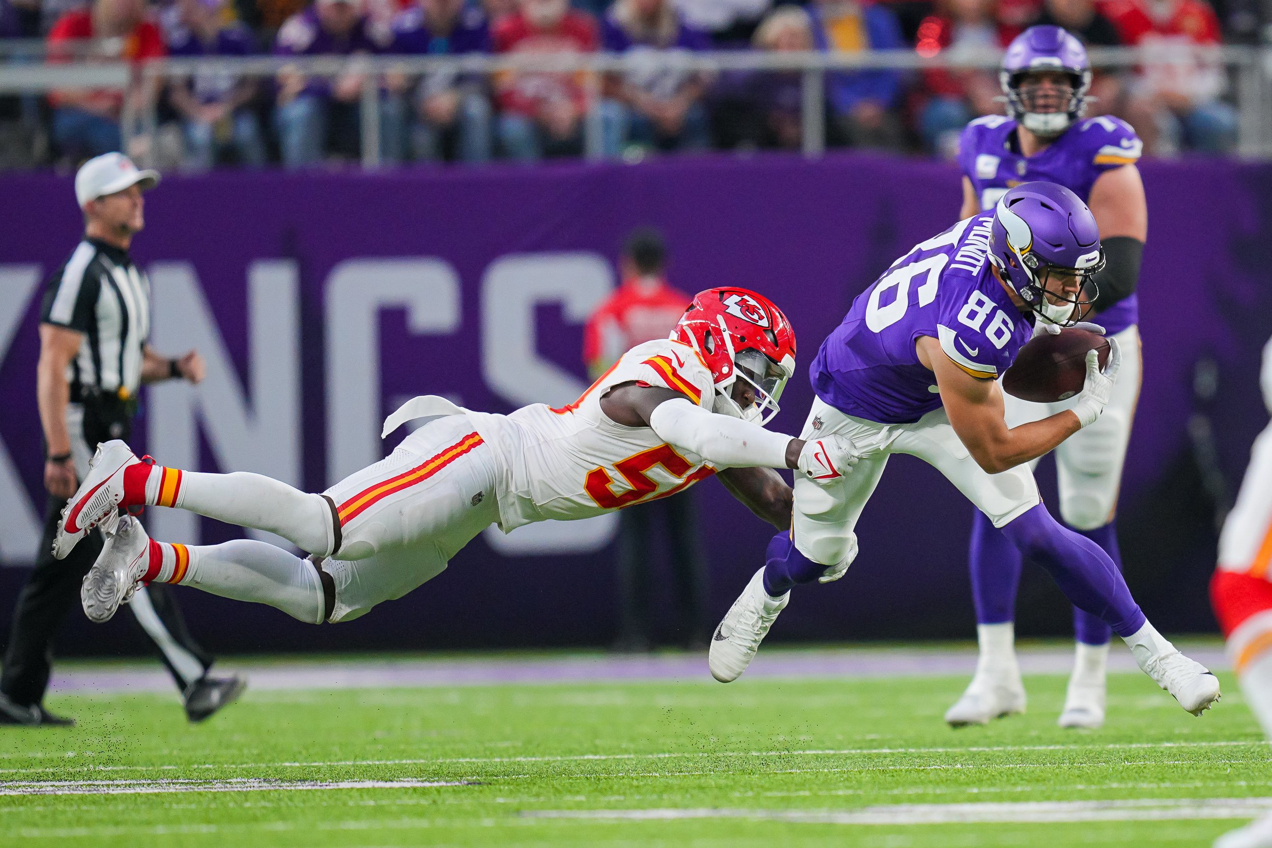 Young safeties step up in Bears' blowout win over Vikings