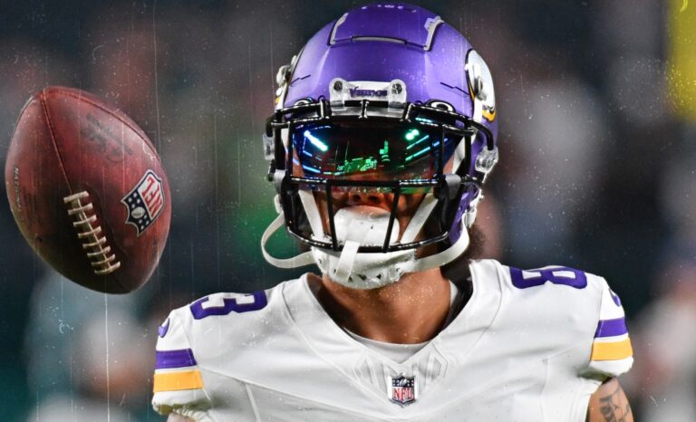 Sep 14, 2023; Philadelphia, Pennsylvania, USA; Minnesota Vikings wide receiver Jalen Nailor (83) against the Philadelphia Eagles at Lincoln Financial Field. Mandatory Credit: Eric Hartline-USA TODAY Sports