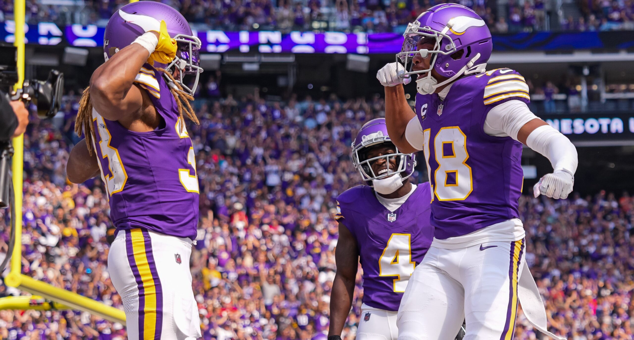  Unveiling the Gridiron Dynamics: Aaron Jones, Jordan Mason, and the Vikings' Rushing Hierarchy 