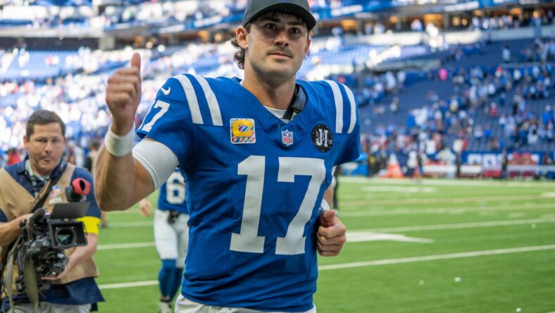 Daniel Jones leaves the field after the Colts defeated the Cardinals at Lucas Oil Stadium. Daniel Jones Vikings Rumors.