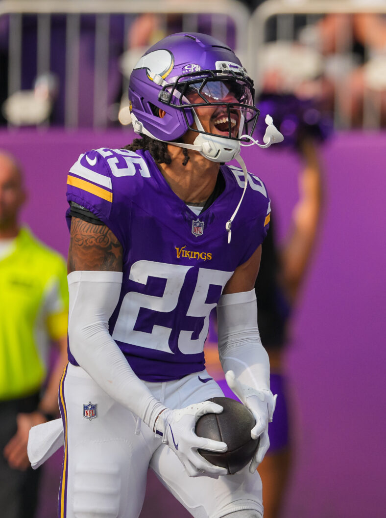 NFL: Houston Texans at Minnesota Vikings